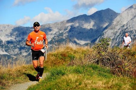 Das Lauf-Event Tour de Tirol fuehrt Wettkaempfer drei Tage lang durch die Bergwelt des Wilden Kaiser