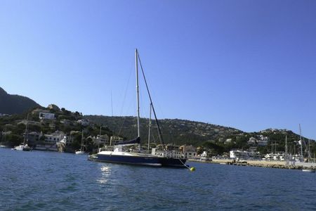 Reisen und Urlaub: Das Hafenstädtchen Andratx im Westen von Mallorca gilt als Paradies für Segel - und Wanderfreunde