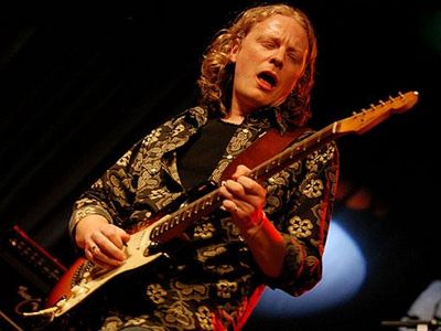 Der britische Gitarrist und Sänger Matt Schofield ist längst aus dem Status des absoluten Geheimtipps herausgewachsen. Das renommierte Magazin Guitar & Bass aus England wählte Matt Schofield unter die Top-10 Gitarristen aller Zeiten!