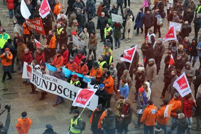 „Die WAZ-Axt schlägt wieder zu!“ oder „WAZ-Gier kostet Meinungsvielfalt“ Fotos: Eva Horstick-Schmitt