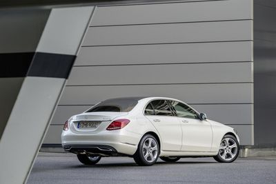 Neue Mercedes-Benz C-Klasse in weiss