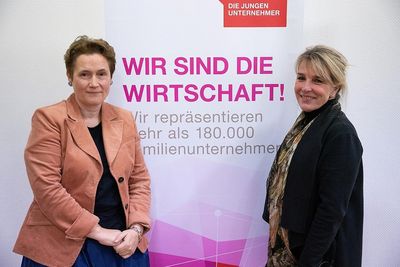 Christa Stein und Yvonne Schmittenberg