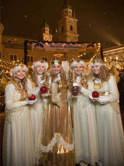 Christkind und Engel am Salzburger Christkindlmarkt