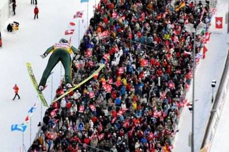 Beim Viessmann FIS Skisprung Weltcup am 21./22. Dezember 2019 in Engelberg treten die weltbesten Adler an der groessten Skisprungschanze der Schweiz an