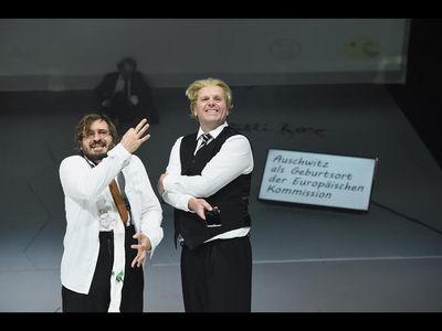 Hermann Schmidt-Rahmers Inszenierung nach dem Bestseller-Roman von Robert Menasse am Schauspiel Essen