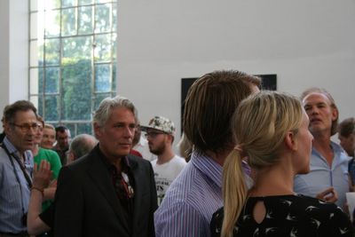 Gespanntes warten auf Roger Willemsen.