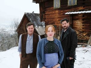 Harald Windisch, Brigitte Hobmeier und Fritz Karl spielen in EIN DORF WEHRT SICH Harald Windisch, Brigitte Hobmeier und Fritz Karl spielen in EIN DORF WEHRT SICH