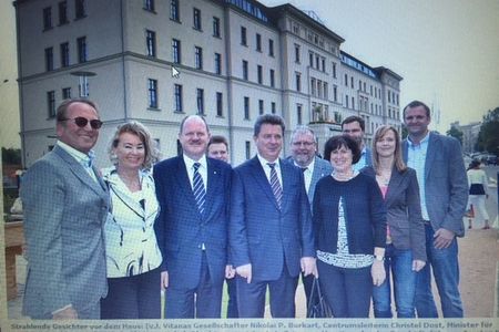 Offizielle Eroeffnungsfeier im Vitanas Demenz Centrum, und strahlende Gesichter