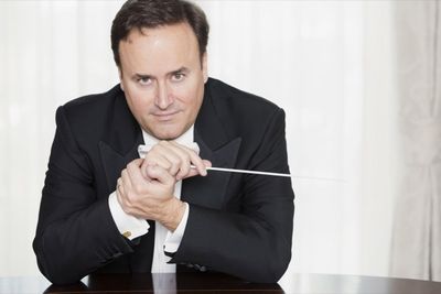 Karel Mark Chichon gibt Konzert in Berlin
