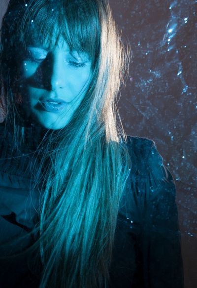 Clara Hill verzueckt mit luftig lockeren Sounds