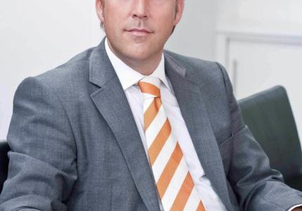 Dr. Carsten Ulbricht ist Rechtsanwalt und Partner bei der Kanzlei BARTSCH Rechtsanwaelte in Stuttgart