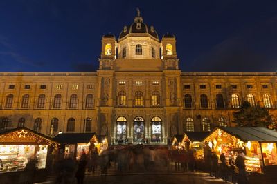 Weihnachtsdorf auf dem Maria-Theresien-Platz