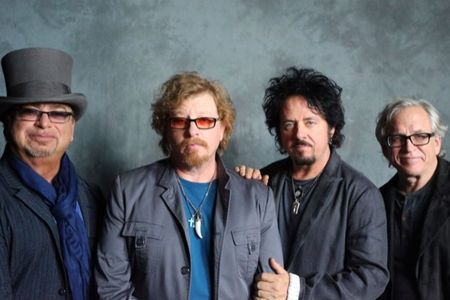 Toto gibt Konzert in Offenbach