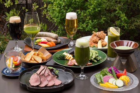 Gerstensaft aus Nippon Abkuehlung in Tokyos Biergaerten