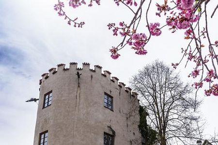 Der Seilerturm in der Stadtmauer von Füssen/Allgäu ist der perfekte Ausgangspunkt für Spaziergänge durch den Kurort mit seinen Kneipp-Infotafeln, aufgestellt im Zuge des EU-Projekts Lebensspur Lech