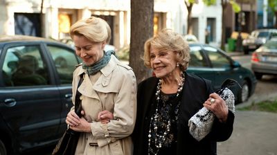 "Eine Dame in Paris" - Ilmar Raag gelingt eine anrührende Dramödie über Freundschaft und Zugehörigkeitsgefühl