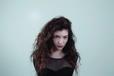 Lorde veroeffentlicht ihr Debuetalbum