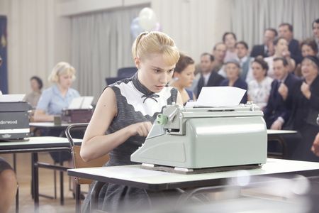 "Mademoiselle Populaire" - Bezaubernde Satire im Stil der 50er mit Bérénice Bejo, Romain Duris und Déborah François