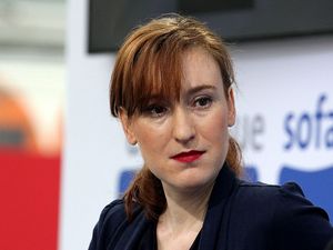 Eine der drei Heldinnen von Soenke C. Weiss ist Nora Bossong fuer ihren Roman Schutzzone Eine der drei Heldinnen von Soenke C. Weiss ist Nora Bossong fuer ihren Roman Schutzzone