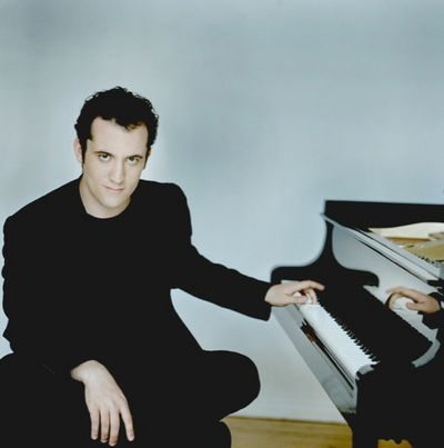 Konzert Klassik: 5. Meisterkonzert 2012/13 mit Top-Pianist Igor Levit - Ein Klavierabend mit Debussy, Reger und Beethoven