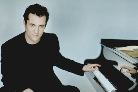 Konzert Klassik: 5. Meisterkonzert 2012/13 mit Top-Pianist Igor Levit - Ein Klavierabend mit Debussy, Reger und Beethoven