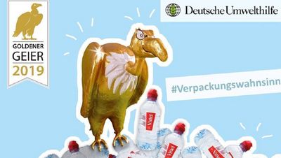 Nestlé-Marke Vittel erhaelt den Negativpreis Goldenen Geier wegen Einweg Plastikflaschen