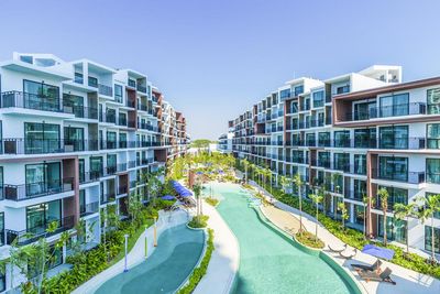 Das Centra by Centara Maris Resort Jomtien in Pittaya bietet im Hobbit-Club Entertainment für die Kleinen, während die Großen in der Poollandschaft, der privaten Pool-Suite oder im Spa Ruhe finden