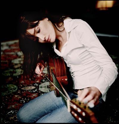 Carla Bruni ist ab Maerz 2014 auf Tour