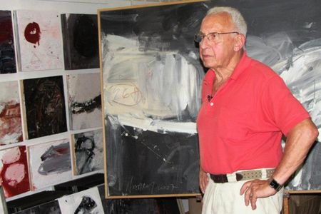 Der Maler Josef Winkler in seinem Atelier