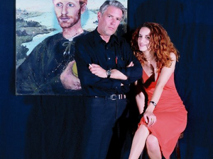 Gottfried Boehmer und Anna Vilents 2003 vor der Ausstellung mit den Promi-Motiven Gottfried Boehmer und Anna Vilents 2003 vor der Ausstellung mit den Promi-Motiven