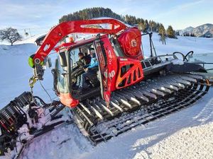 Winterspass für Groß und Klein mit Pistenraupen geht’s in dieser Saison durch die SkiWelt Soell am Wilden Kaiser Winterspass für Groß und Klein mit Pistenraupen geht’s in dieser Saison durch die SkiWelt Soell am Wilden Kaiser
