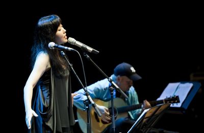 Youn Sun Nah und Ulf Wakenius geben Konzert auf dem Jazzfestival in Dresden