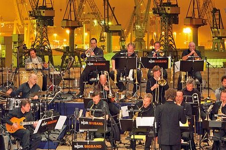 ECHO Jazz 2013: NDR Bigband und Jazzpianist Stefano Bollani für gemeinsames Album ausgezeichnet