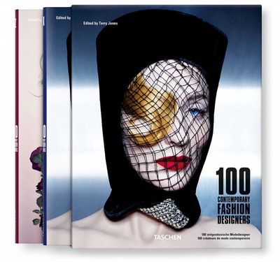 Louis Vuitton by Marc Jacobs. Photography by Craig McDean, Styling by Edward Enninful. October 1999. Model: Guinevere