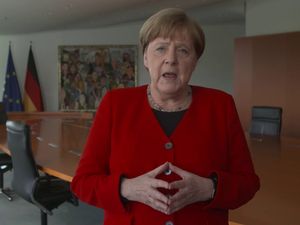 Will Angela Merkel mit einem Ermaechtigungsgesetz die Grundrechte der Buerger aushebeln Will Angela Merkel mit einem Ermaechtigungsgesetz die Grundrechte der Buerger aushebeln