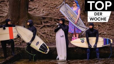 Mit dem Bügelbrett am Eisbach