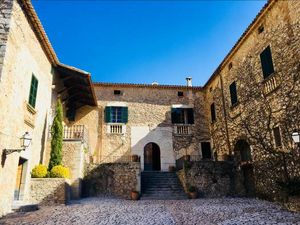 Das mallorquinische Landgut Comassema im Inselosten erkunden Gaeste des Vier-Sterne-Superior-Hotel Bonsol im Rahmen einer gefuehrten Tour