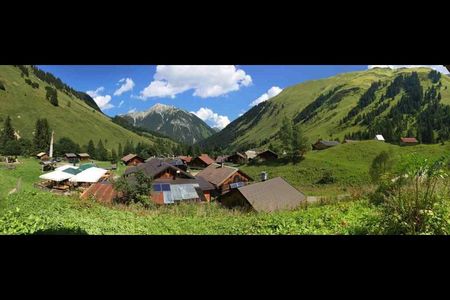 360-Grad-Panoramablick auf den Naturpark Tiroler Lech Bei einem Kurzurlaub im Almdorf Fallerschein spielt die Landschaft die Hauptrolle