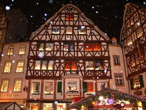 Weihnachtlicher Zauber in Bernkastel-Kues an der Mosel fuer Taucher Weihnachtlicher Zauber in Bernkastel-Kues an der Mosel fuer Taucher