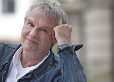Reinhard Goebel gibt mit dem hr-Sinfonieorchester ein Baock Konzert