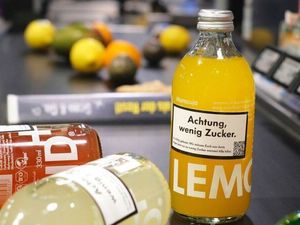 Warnung im Zigarettenschachtel-Stil: die unterzuckerte Lemonaid Warnung im Zigarettenschachtel-Stil: die unterzuckerte Lemonaid