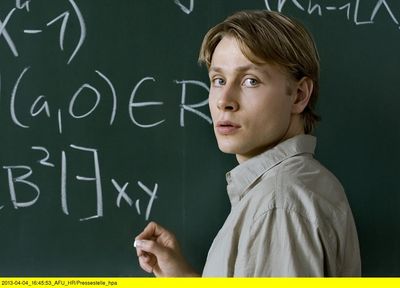 13 Semester - Kultiger Studentenspaß mit Max Riemelt