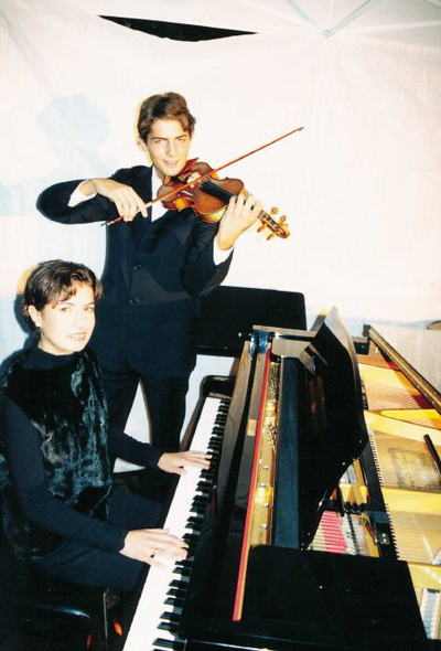 Die 21-jaehrige Pianistin Melissa Pawlik und ihr Bruder Baptiste Pawlik, der erst 17-jaehrige Virtuose an der Violine gaben ein Klassik Konzert