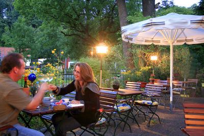 Auch die Terrasse des Restaurants lätd zum längeren verweilen ein.