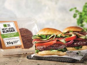 Lidl bringt mit dem Next Level Burger nun einen selbst entwickelten vegetarischen Pattie in die Laeden