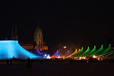 Festival: Tollwood Winterfestival in München -  „4 Zirkusse + 4 Kulturen“