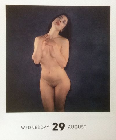 Die Magie der erotischen Polaroids als Kalender gehoert unter jeden Weihnachtsbaum, ein Geschenk, das nie aufhoert zu schenken