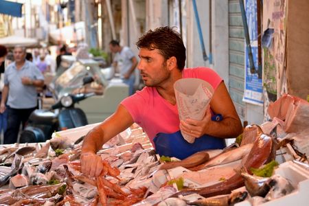 Essen und Trinken Streifzug durch Sizilien Frischer Fisch
