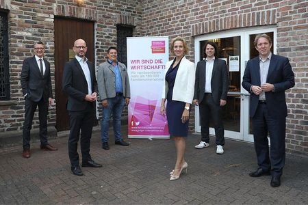 Sven Wolf, Ralph Bombis, David Zuelow, Eva Maria Blank, Matthi Bolte-Richter und Jochen Klenner
