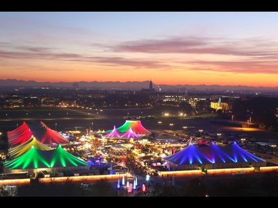 Das Tollwood Winterfestival mit dem schoensten Weihnachtsmarkt von Muenchen